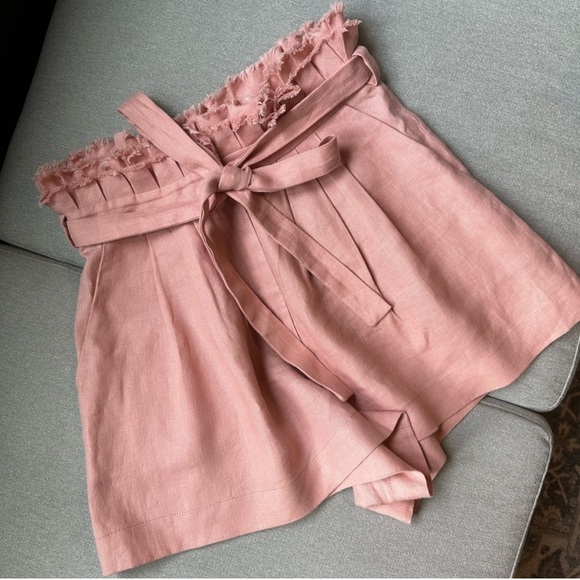 Alexis Jolan Linen Shorts - Picture 2 of 16